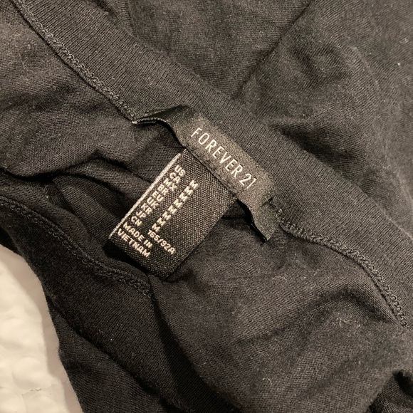 Simple black crop top - Picture 3 of 5